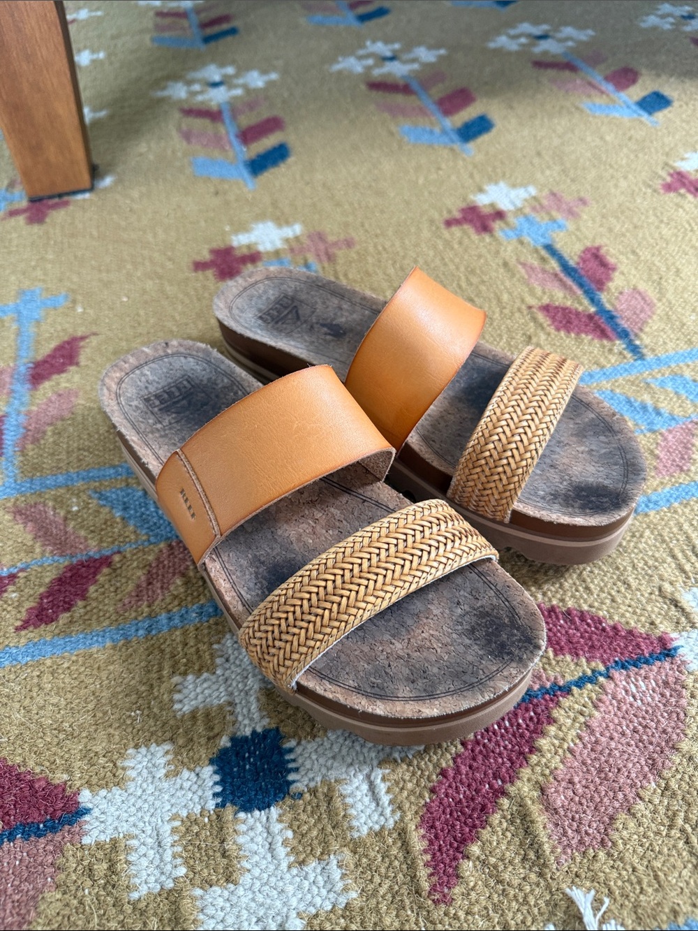 Cushion Vista Hi Slides by Reef